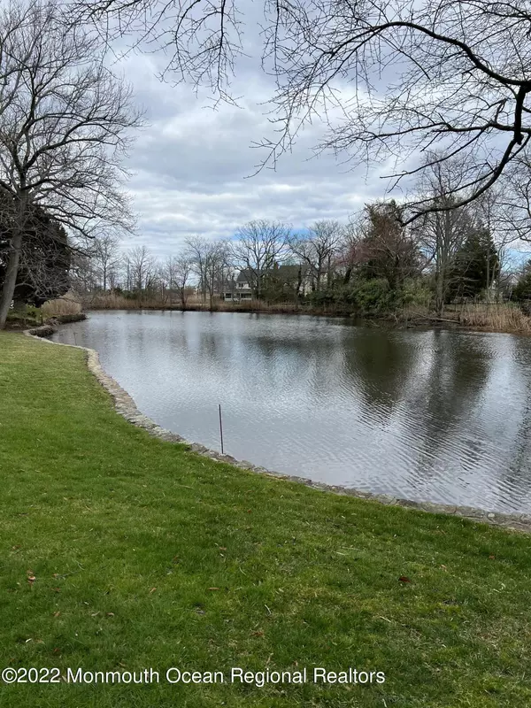 Rumson, NJ 07760,53 Navesink Avenue