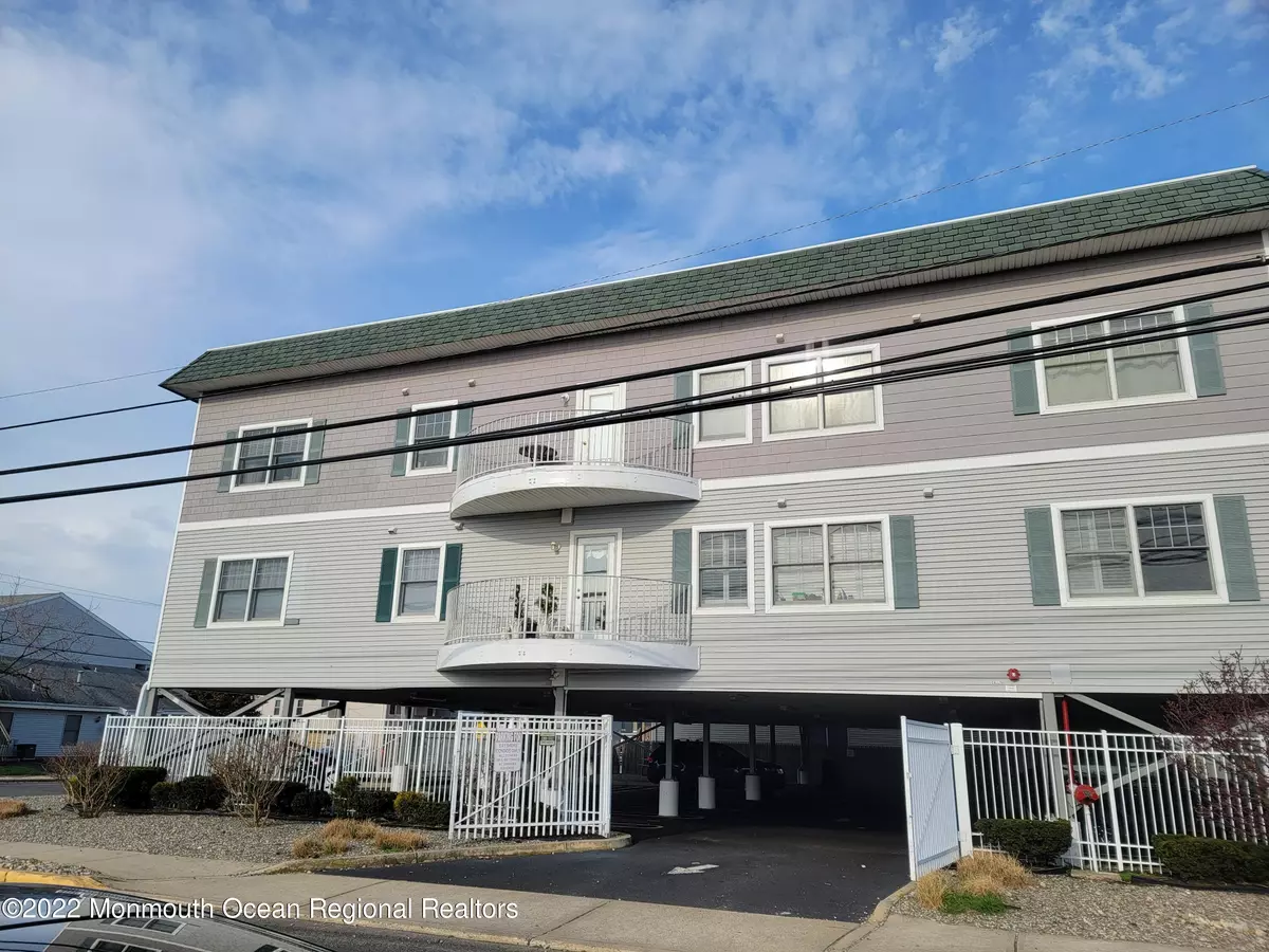 Seaside Heights, NJ 08751,202 Webster Avenue #6