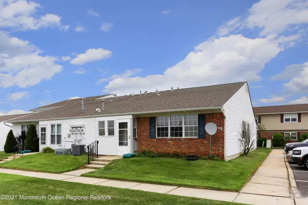 Matawan, NJ 07747,7 Valery Road