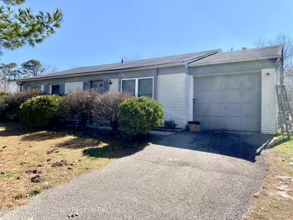 38 Mizzen Drive, Barnegat, NJ 08005