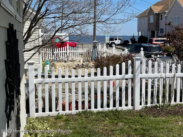 Laurence Harbor, NJ 08879,182 Ocean Avenue