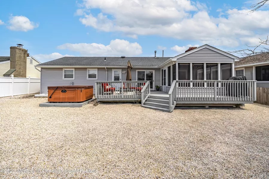 22 Kansas Road, Little Egg Harbor, NJ 08087