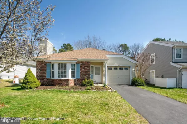 96 Pine Oak Boulevard, Barnegat, NJ 08005