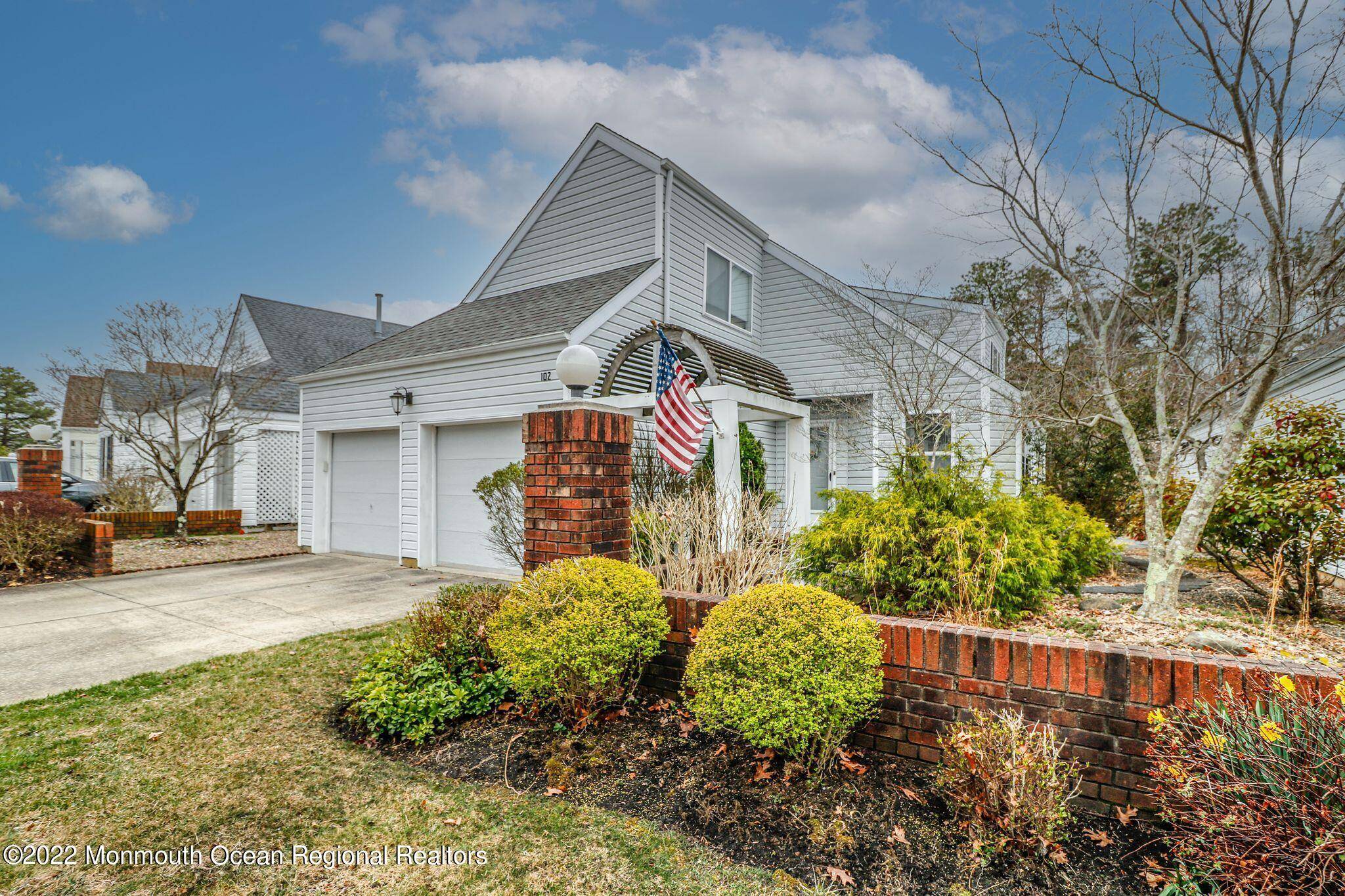 102 Longwood Drive, Manahawkin, NJ 08050