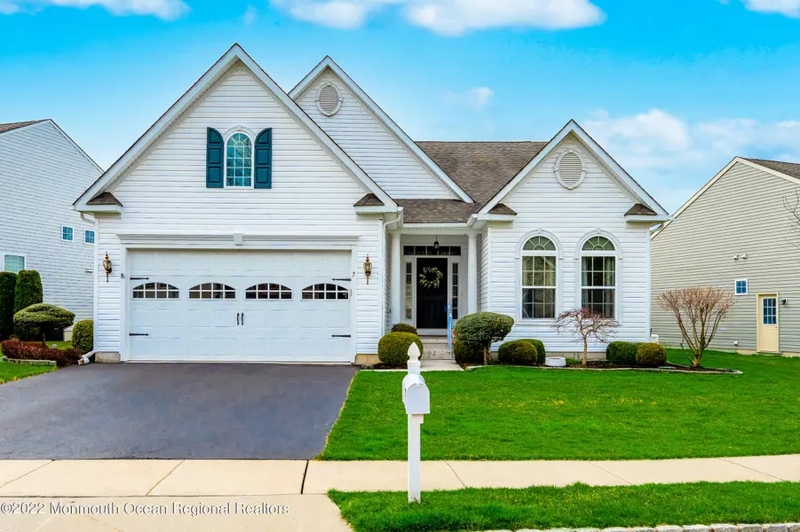 7 La Quinta Lane, Lakewood, NJ 08701