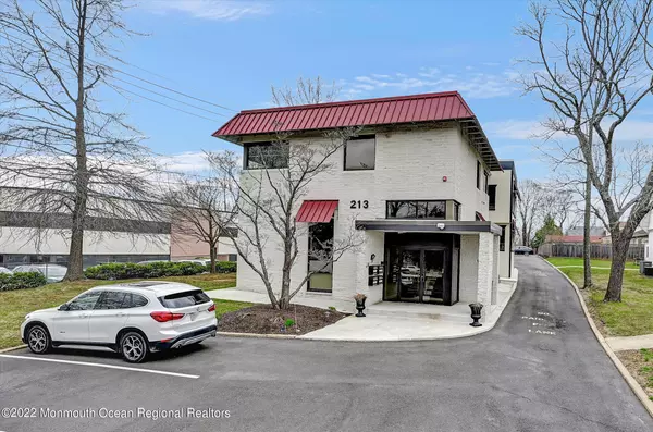 213 Highway 35, Middletown, NJ 07748
