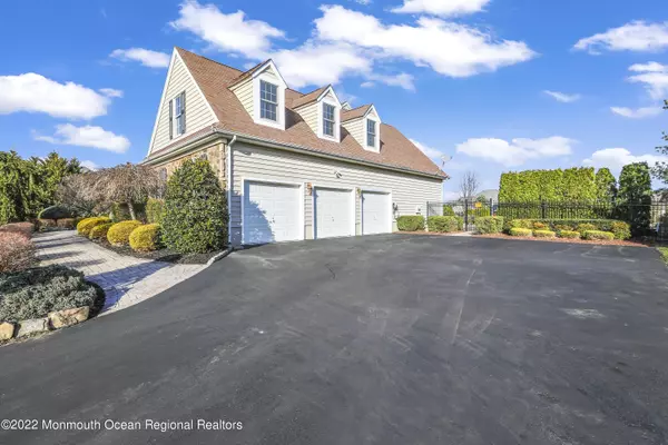 Freehold, NJ 07728,3 Roxbury Court