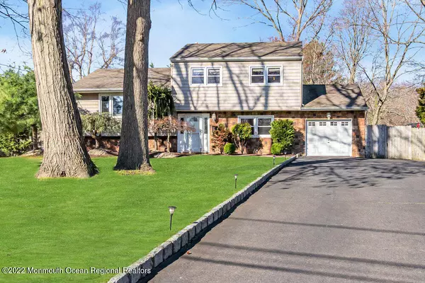 Manalapan, NJ 07726,30 Tarrytown Road