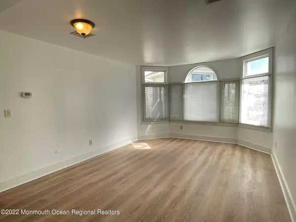 Keyport, NJ 07735,100 1st Street #10