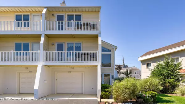 Sea Bright, NJ 07760,1490 Ocean Avenue #3