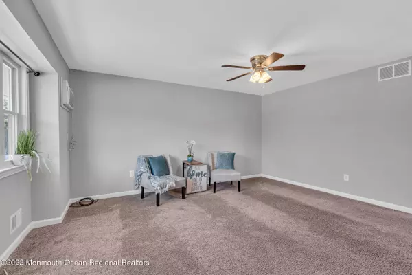 Lakehurst, NJ 08733,809 Birch Street