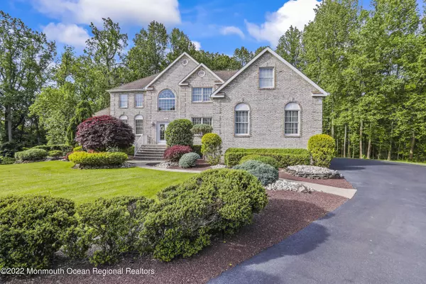 Morganville, NJ 07751,417 Coral Court