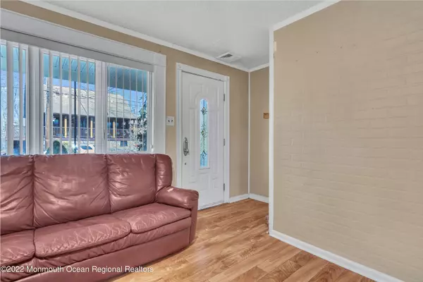 Helmetta, NJ 08828,42 John Street
