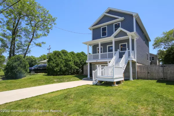 43 Sunset Avenue, Laurence Harbor, NJ 08879