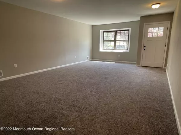 Matawan, NJ 07747,47 Knoll Court