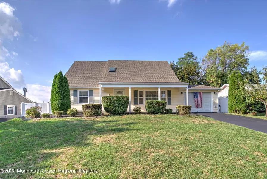 47 Inglewood Lane, Aberdeen, NJ 07747