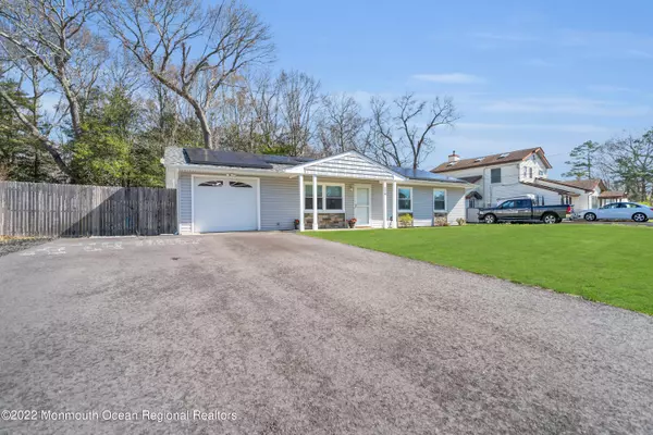 Lanoka Harbor, NJ 08734,776 Briar Road