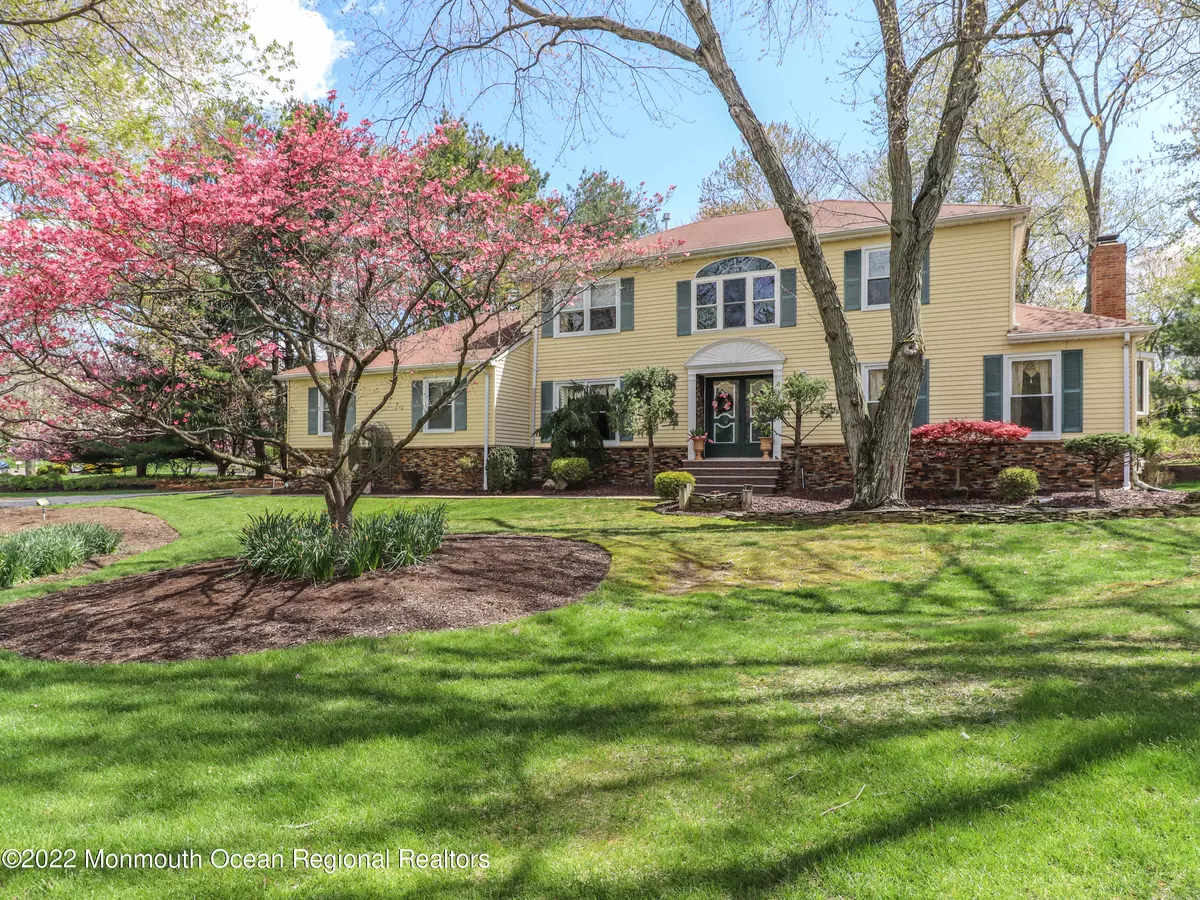 Holmdel, NJ 07733,14 Jennifer Drive