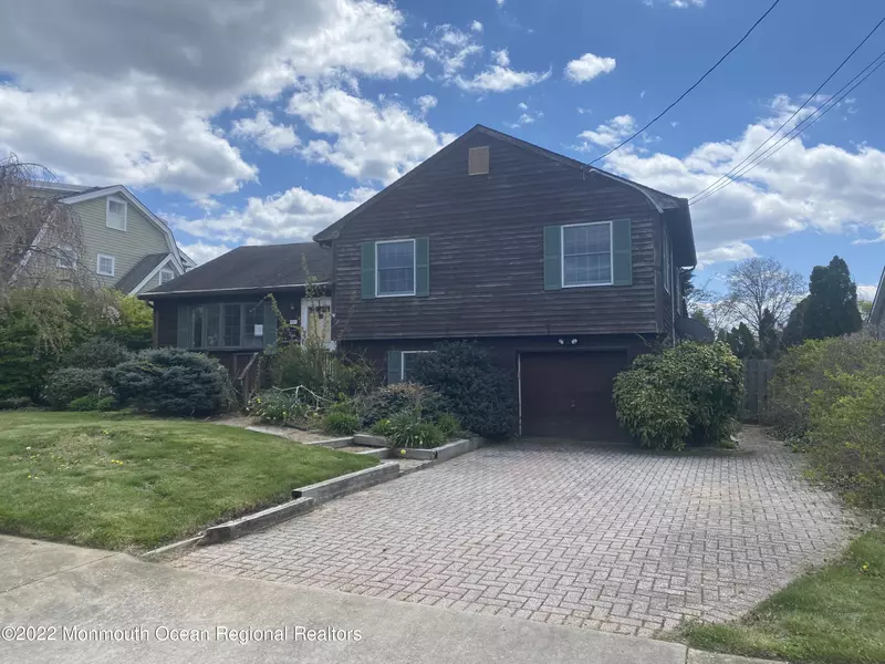 921 Lake Avenue, Spring Lake Heights, NJ 07762