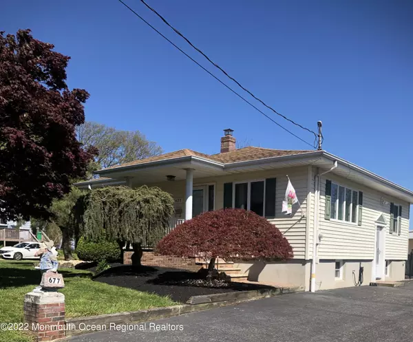 Keyport, NJ 07735,677 Prospect Avenue