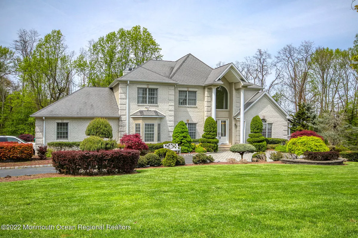 Holmdel, NJ 07733,3 Maple Leaf Drive