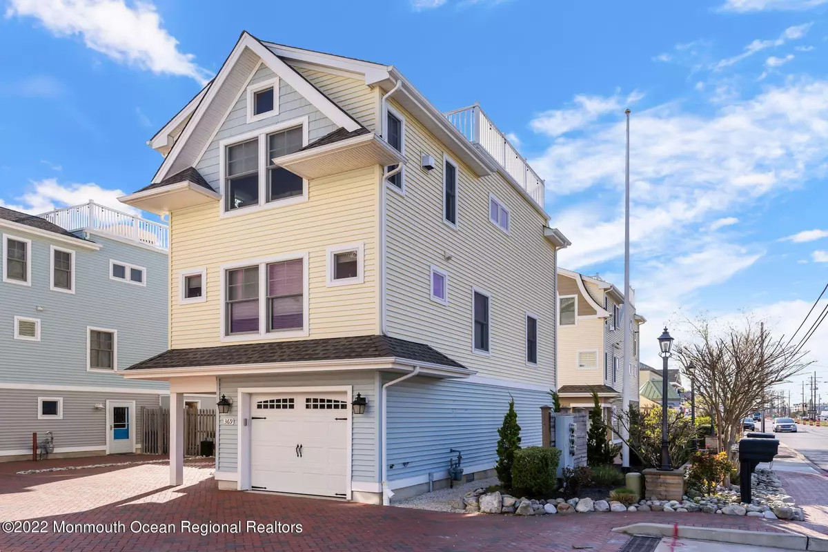 Ship Bottom, NJ 08008,369 W 8th Street #4