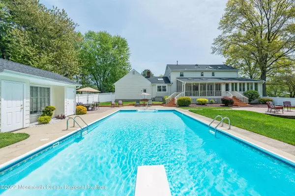 Holmdel, NJ 07733,4 Theresa Drive