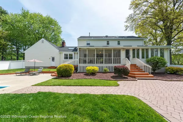 Holmdel, NJ 07733,4 Theresa Drive