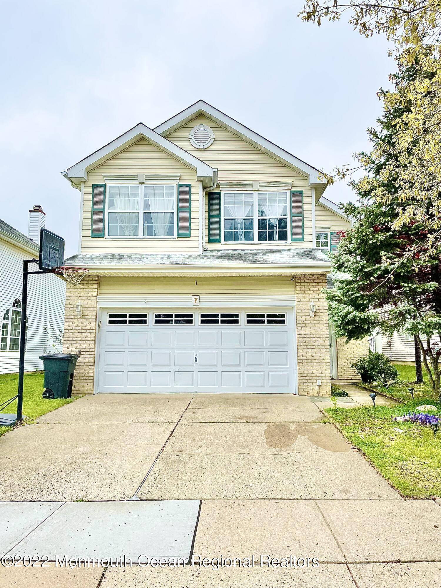 7 Tall Oaks Court, Old Bridge, NJ 08857