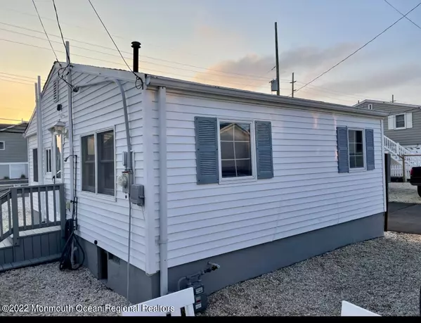 Lavallette, NJ 08735,123 W Cove Way