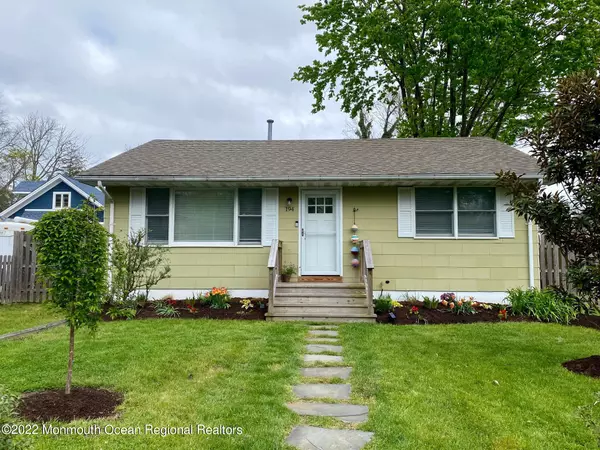 194 Maple Avenue, Island Heights, NJ 08732