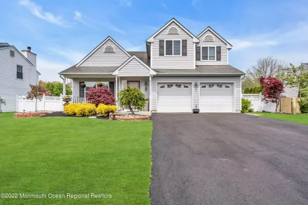 32 Gettysburg Drive, Howell, NJ 07731