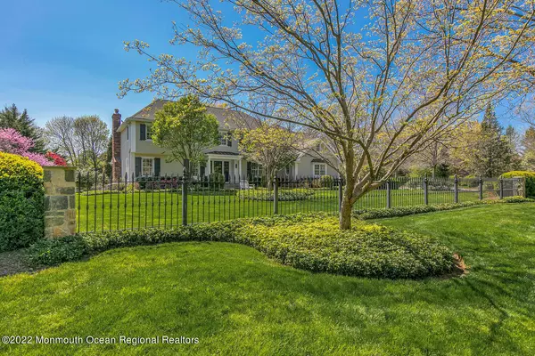 Rumson, NJ 07760,4 Tuxedo Road