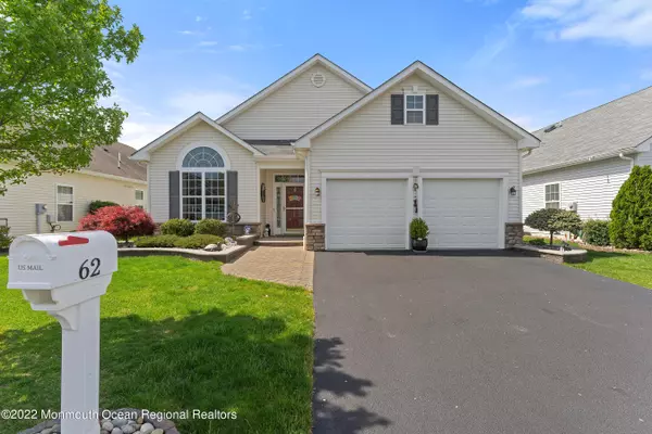 Lakewood, NJ 08701,62 Eagle Ridge Circle