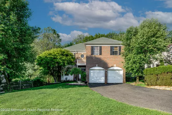 30 Berkley Court, Morganville, NJ 07751