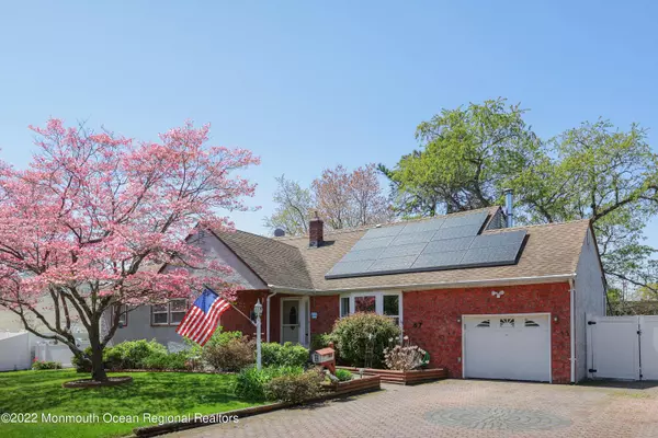 67 Easton Avenue, Spotswood, NJ 08884