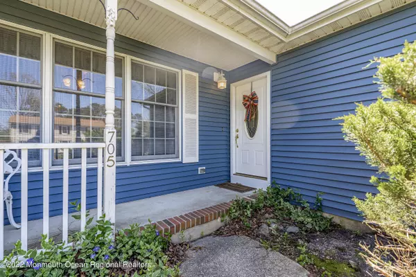 Lanoka Harbor, NJ 08734,705 Wellesley Road