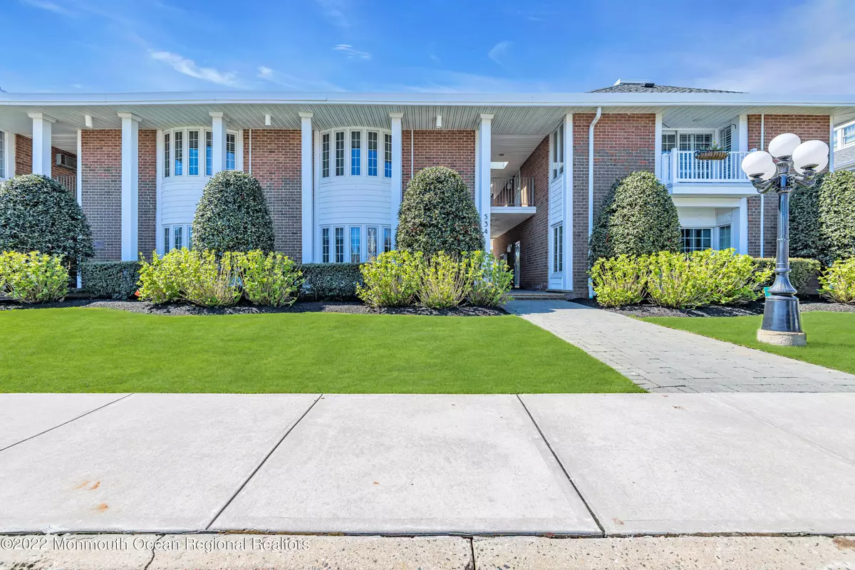 Sea Girt, NJ 08750,534 Washington Boulevard #17