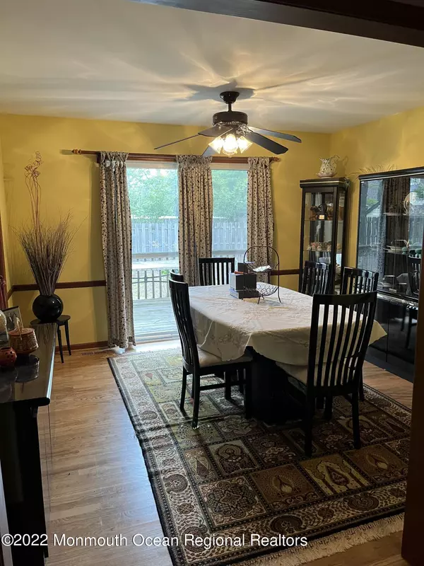 Lanoka Harbor, NJ 08734,770 Briar Road