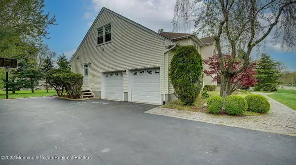 Morganville, NJ 07751,47 Amagansett Drive