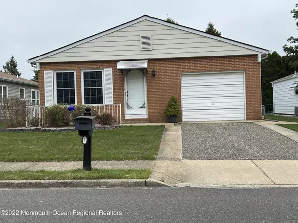 37 Paradise Boulevard, Toms River, NJ 08757