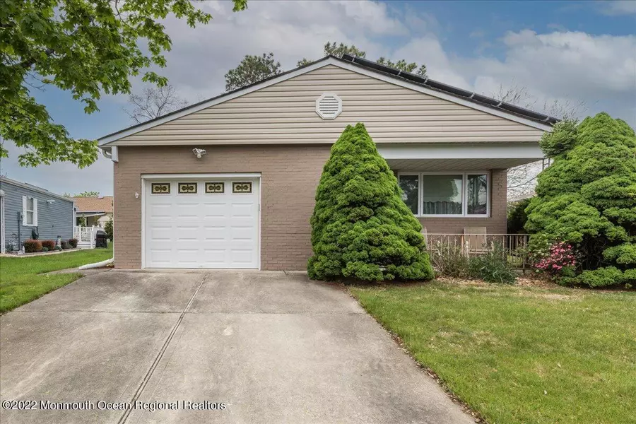 12 Speighstown Place, Toms River, NJ 08757