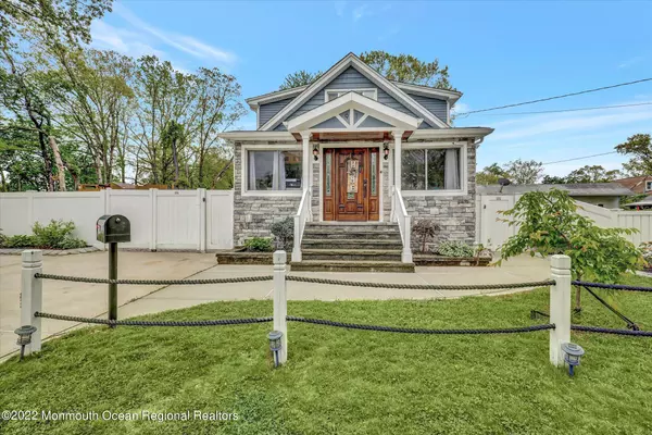 91 Farless Avenue, Old Bridge, NJ 08857