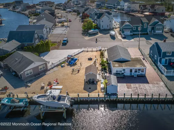 Lanoka Harbor, NJ 08734,907 Meadow Lark Drive