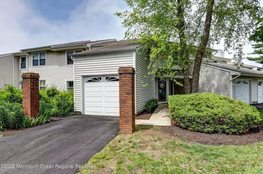 28 Sandpiper Drive #205, Parlin, NJ 08859