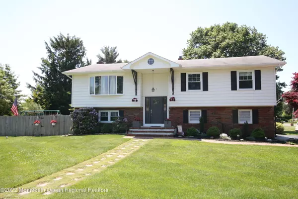 Freehold, NJ 07728,7 Fenimore Road