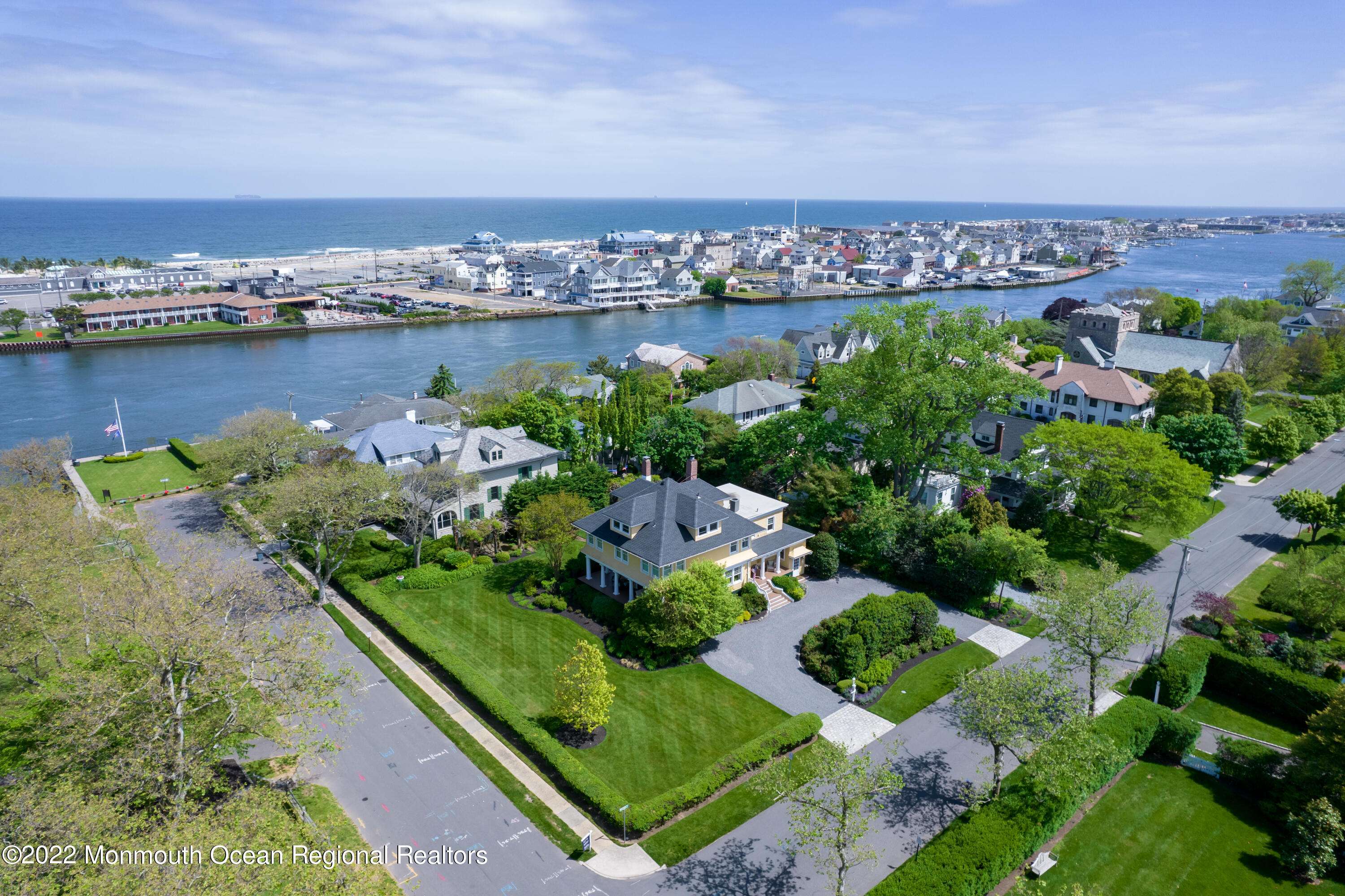 Rumson, NJ 07760,5 Rumson Road