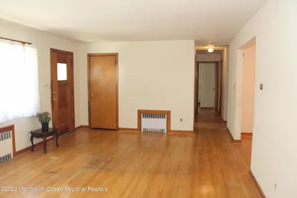 Roselle Park, NJ 07204,604 Donald Place