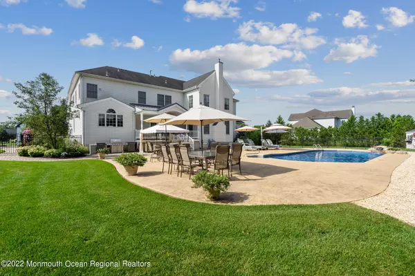 9 Ethan Drive, Farmingdale, NJ 07727