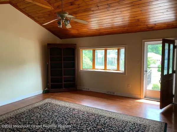 Lawrence, NJ 08648,108 Gainsboro Road